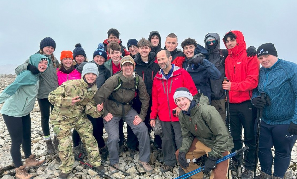 18 Lingfield Students Successfully Complete the Qualifying Gold Expedition in Scotland